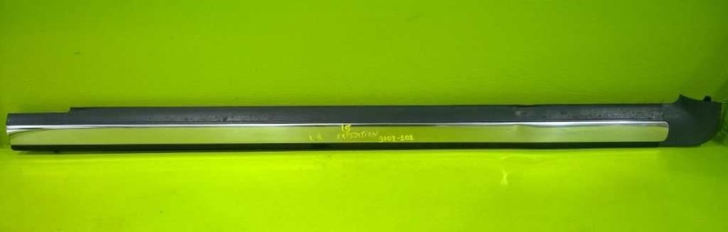 07-15 EXPEDITION DRIVER LEFT REAR DOOR WINDOW TRIM MOLDING 3102-202