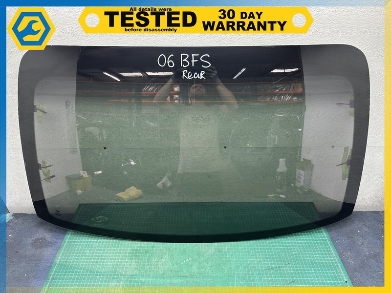 06-12 BENTLEY FLYING SPUR REAR WINDSHIELD BACK GLASS OEM