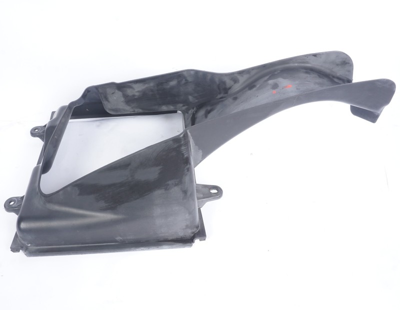 2014-2019 Maserati Ghibli Front Right Intercooler Duct Shroud 670004139OEM