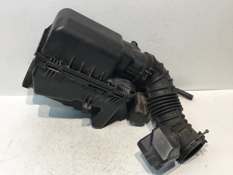 07 08 09 10 Kia Sedona Entourage Air Intake Filter Cleaner Box Housing Hose