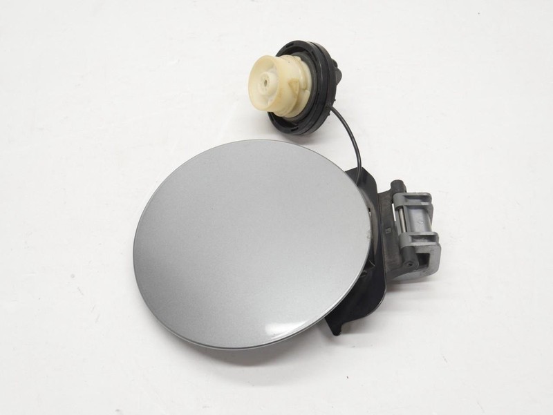 2003-2008 NISSAN 350Z Z33 GAS CAP EXTERIOR FUEL DOOR COLOR: WV2 SILVER OEM