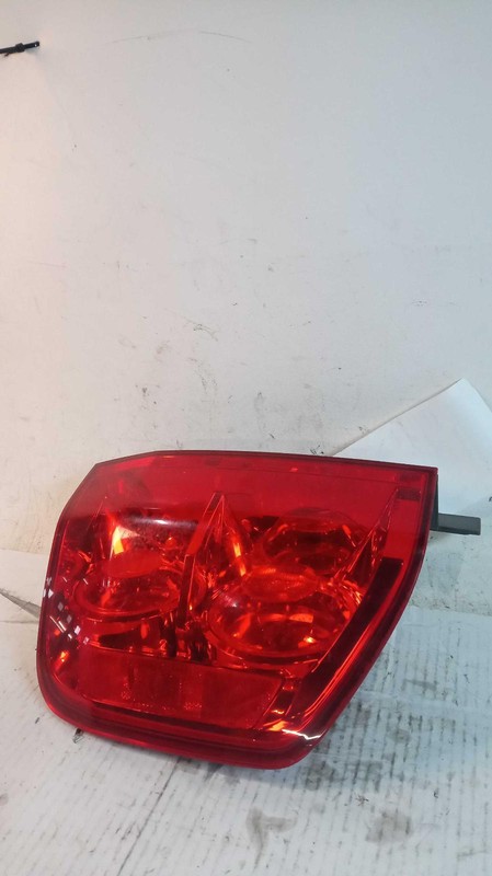 2003-2005 Honda Pilot Left Tail Light Assembly OEM Used 193467 188K Miles