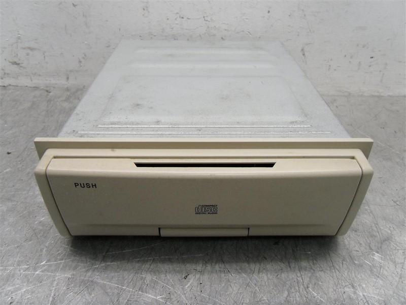 00 01 02 03 04 05 FORD EXPEDITION NAVIGATOR CD CHANGER OEM 2L74-18C830-AA