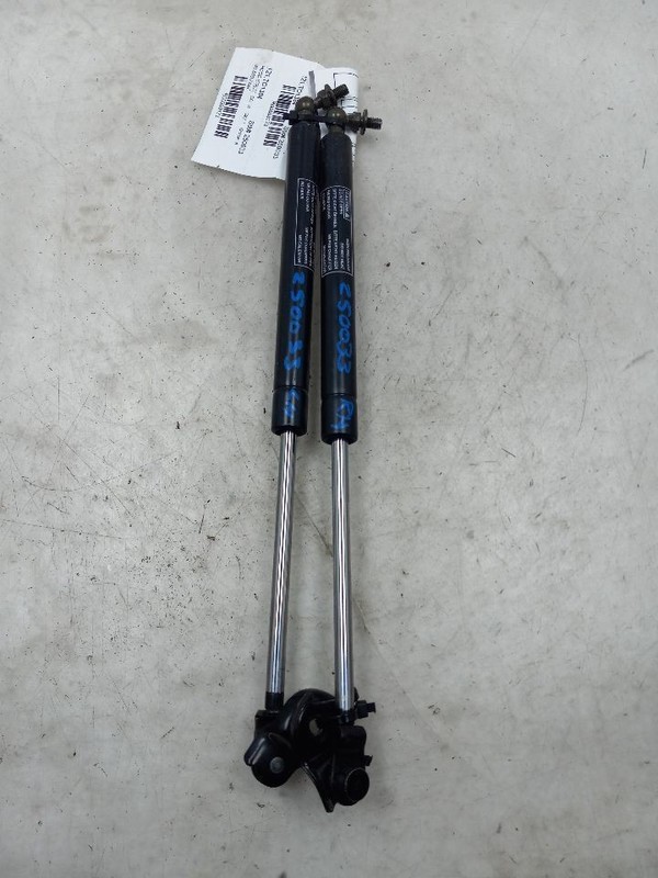 91 92 93 94 95 96 97 Toyota Land Cruiser Hood Strut Pair