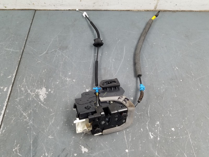 2020 Porsche Taycan Turbo S Right Front Passenger Door Lock / Latch #1618 S5