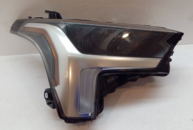 2022-23 TOYOTA TUNDRA RHHEADLAMP ASSY OEM