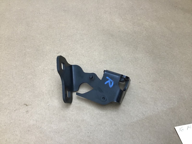 McLaren 650S 2016 Rear Right Passenger Trunk Hood Hinge 15 - 17 :Y