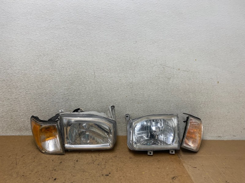 1999-2004 Nissan Pathfinder Left+Right Side Set Halogen Headlights Oem S9330 DW