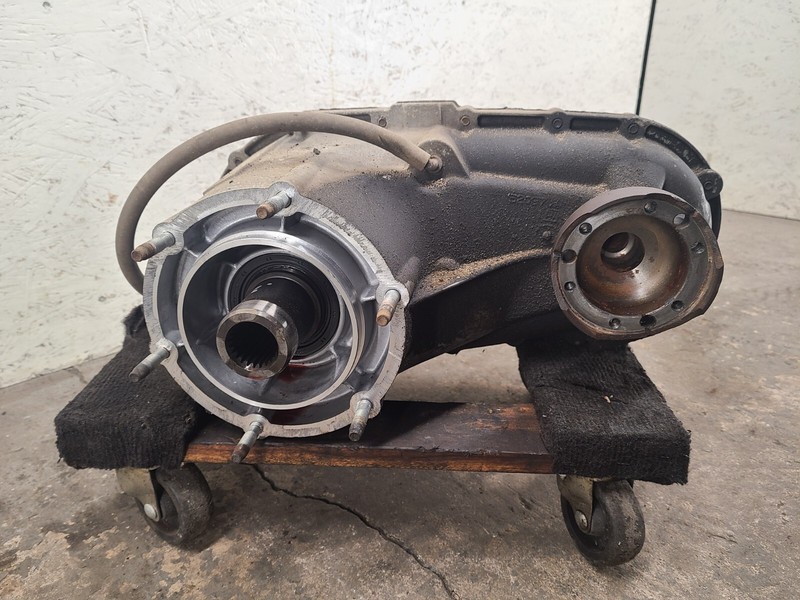 Dodge Nitro Transfer Case 3.7L Model 143 52853415AC OEM 2007 2008