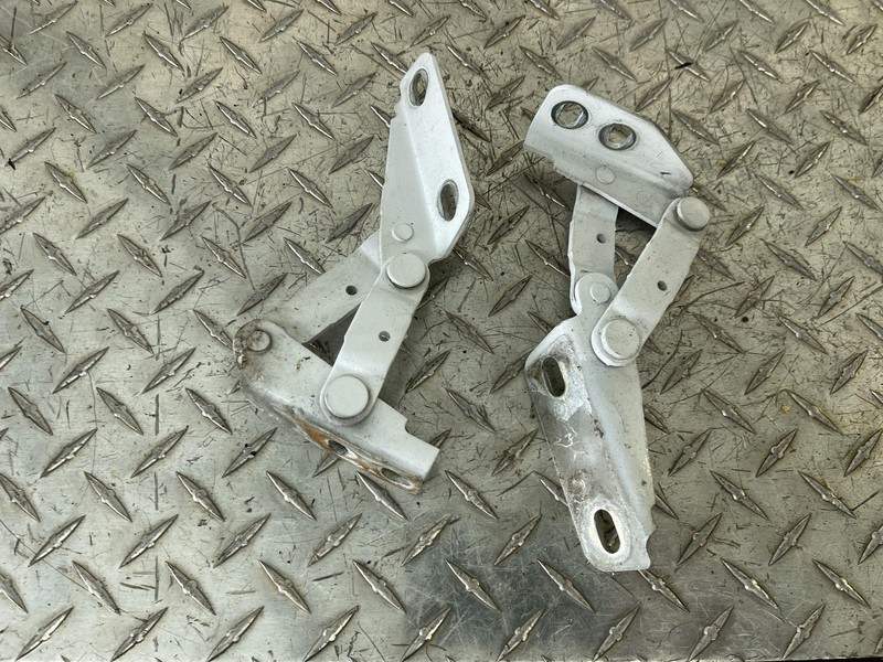 2002-2006 Freightliner Sprinter Van Hood Hinges Assembly Tested Oem