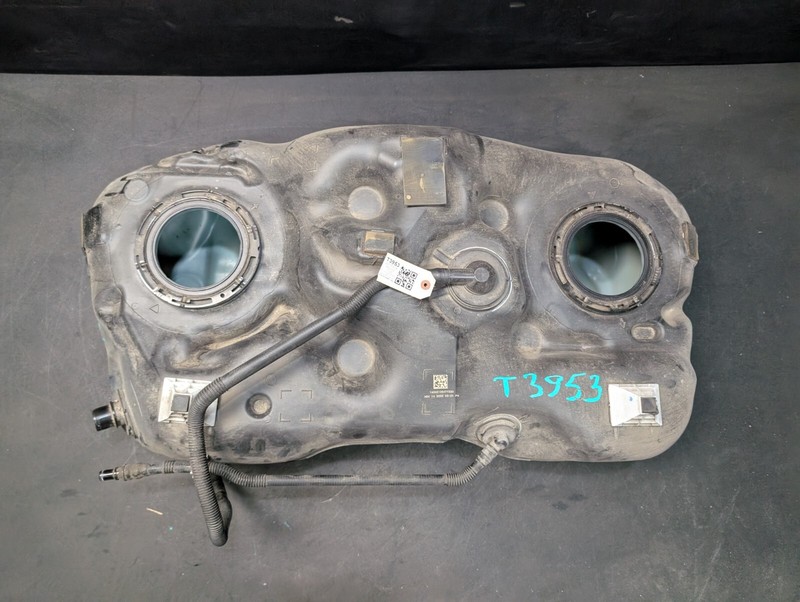 Fuel Tank 2021 Toyota RAV4 77001-0R090 2019 2020 2022 - 2024
