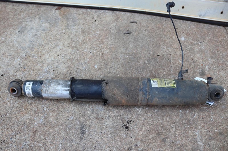 2008-2014 CADILLAC ESCALADE ESV REAR LEFT SUSPENSION SHOCK STRUT ABSORBER OEM
