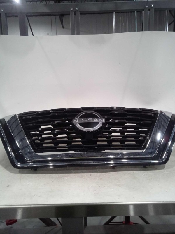 2023 Nissan Rogue OEM Grille Grey Used 623106RR0B,623106RR1B 12000 Miles