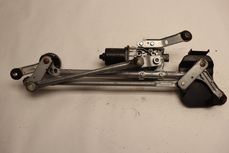 2014-2019 INFINITI Q50 FRONT WINDSHIELD WIPER TRANSMISSION LINKAGE W/ MOTOR OEM