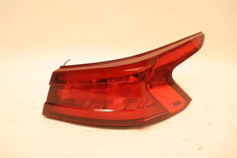2016-2018 NISSAN MAXIMA REAR RIGHT PASSENGER SIDE OUTER TAIL LIGHT LAMP OEM