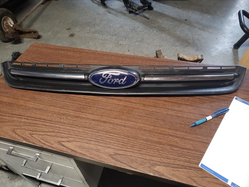Used Upper Grille fits2013 Ford Escape upper Titanium Grade A
