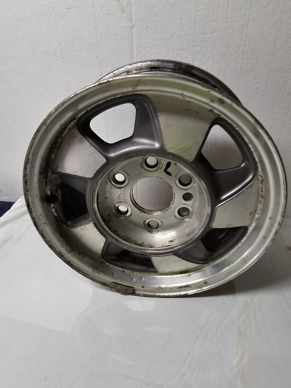 Wheel 16x7 Aluminum Brushed Opt PF4 Fits 00-03 SUBURBAN 1500 1565064