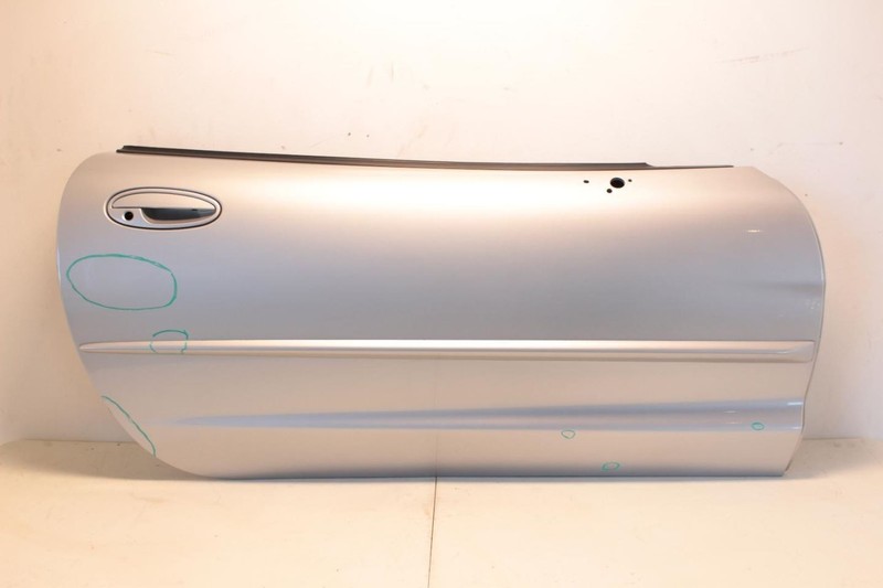 97-04 CORVETTE 5.7L LS1 Silver Passenger Right Front Door Assembly