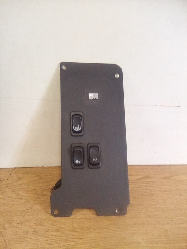 Freightliner M3 Switch Panel 22-53167-000