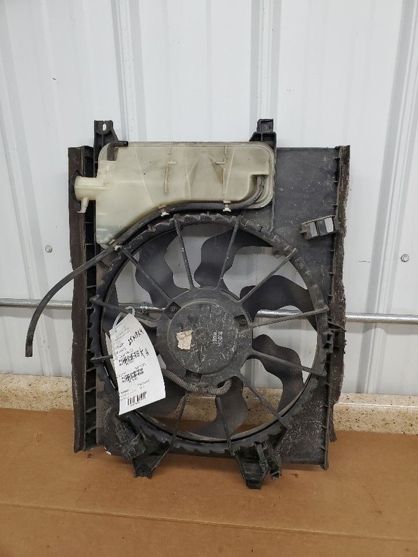 Radiator Fan Motor Fan Assembly Fits 12-13 SOUL 289972