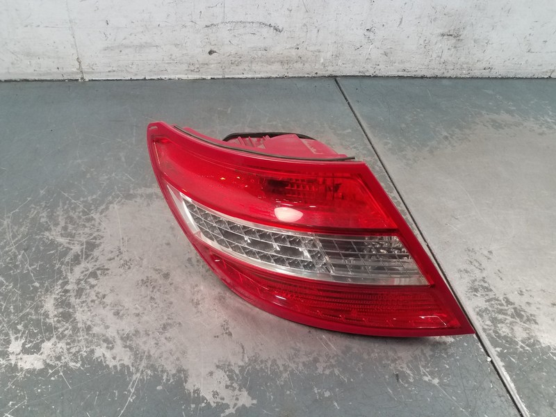 2009 Mercedes AMG C 63 Left Driver Tail Light #72909 X5