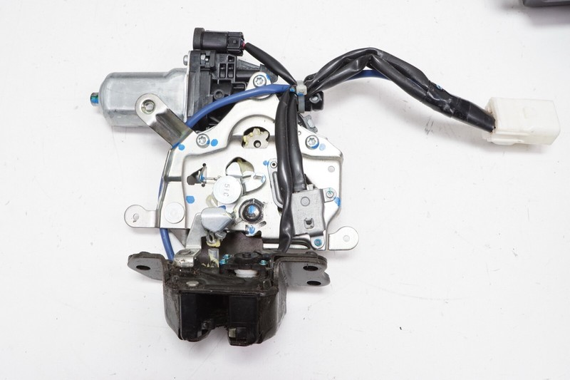 LEXUS RX400h RX330 Liftgate Tailgate Trunk Lock Latch Actuator OEM 2004 - 2009