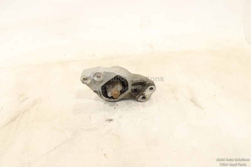 2019 - 2024 RAM 1500 RIGHT PASSENGER SIDE ENGINE MOTOR MOUNT SUPPORT BRACKE OEM