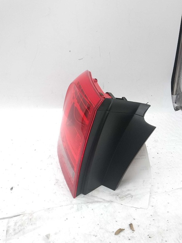 Used Left Tail Light Assembly fits: 2015 Volkswagen Touareg w/LED quarter panel