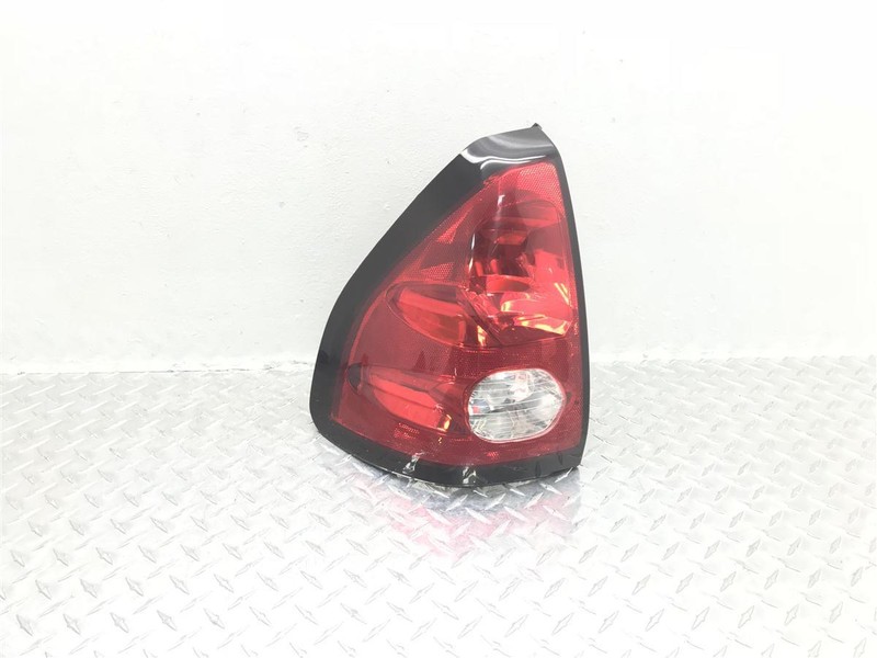 2001-2005 PONTIAC AZTEC DRIVER SIDE TAIL LAMP LIGHT OEM 10325501