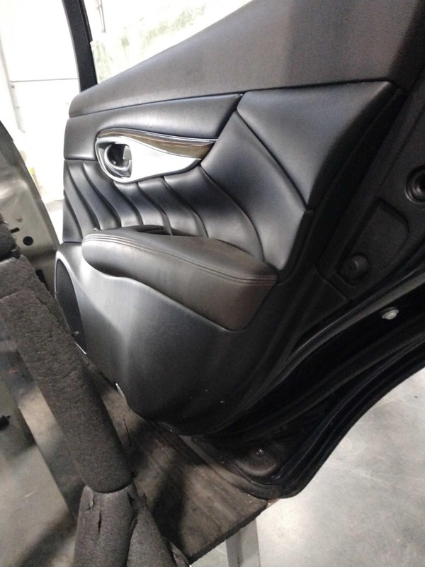 2015 INFINITI Q70 Right Rear Door Blue - Good Condition, OEM Part 243331