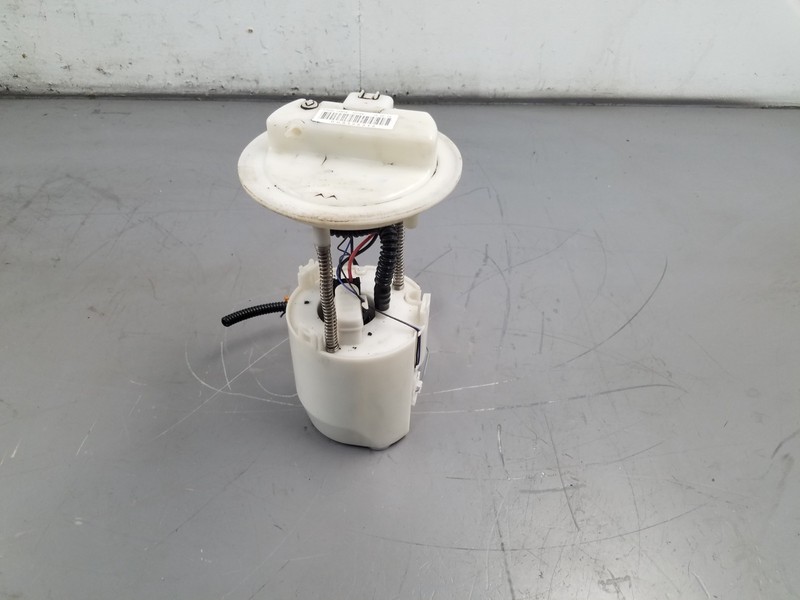 2015 Nissan Juke Nismo RS Fuel Pump / Sending Unit #0247 F1