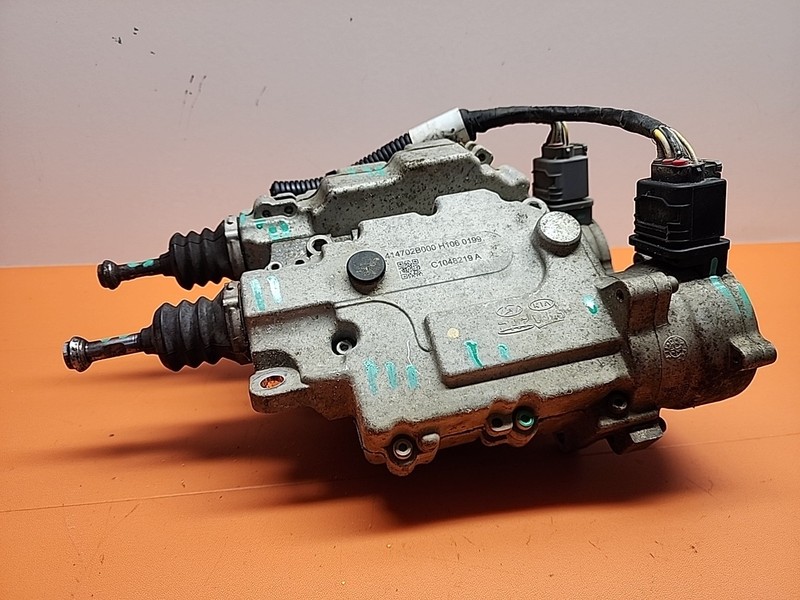 414702B000 | 2017-2020 Kia Niro Hybrid HEV Transmission Clutch Shift Actuator OE