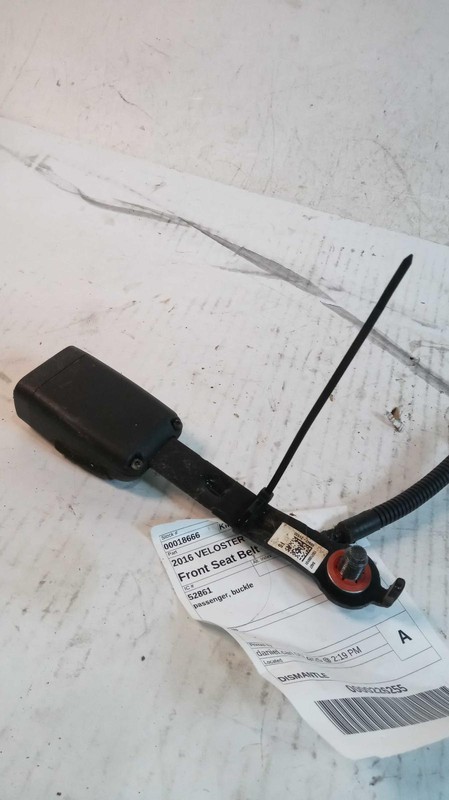 2016 Hyundai Veloster Black Seat Belt OEM 888402V500 3DR 101K Miles