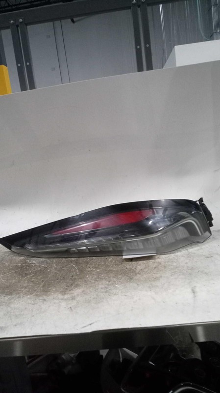 2019 Cadillac XT4 Right Tail Light Assembly White OEM 668362 112K Miles