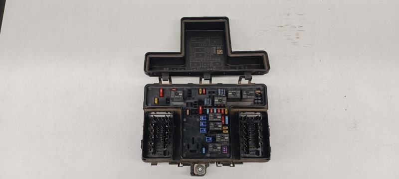 17-'20 LINCOLN MKZ Engine Fuse Box 2.0L turbo OEM