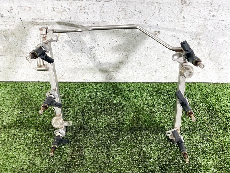 06-13 MERCEDES BENZ R350 C350 FUEL INJECTION RAIL RAMP W/ FUEL INJECTORS OEM