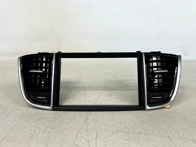 ⭐2019-2025 INFINITI QX50 DASH CENTER RADIO BEZEL & AIR VENT GRILLE OEM LOT2742