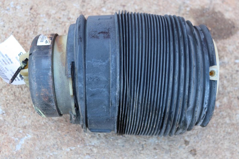 2012-2018 MERCEDES CLS550 W218 REAR LEFT SIDE SUSPENSION AIR SPRING OEM