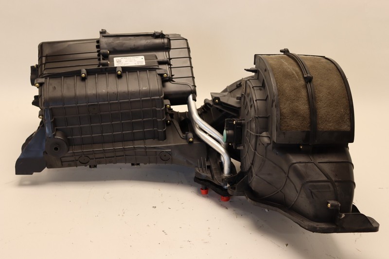 2018-2024 FREIGHTLINER CASCADIA 126 MAIN HVAC HEATER BOX COMPLETE OEM