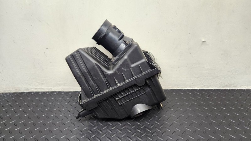 05-07 Ford Escape 3.0L Air Cleaner Box OEM 5L8Z-9600-BA