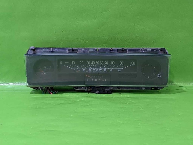 75 76 VENTURA NOVA SPEEDOMETER CLUSTER OEM 4588-1