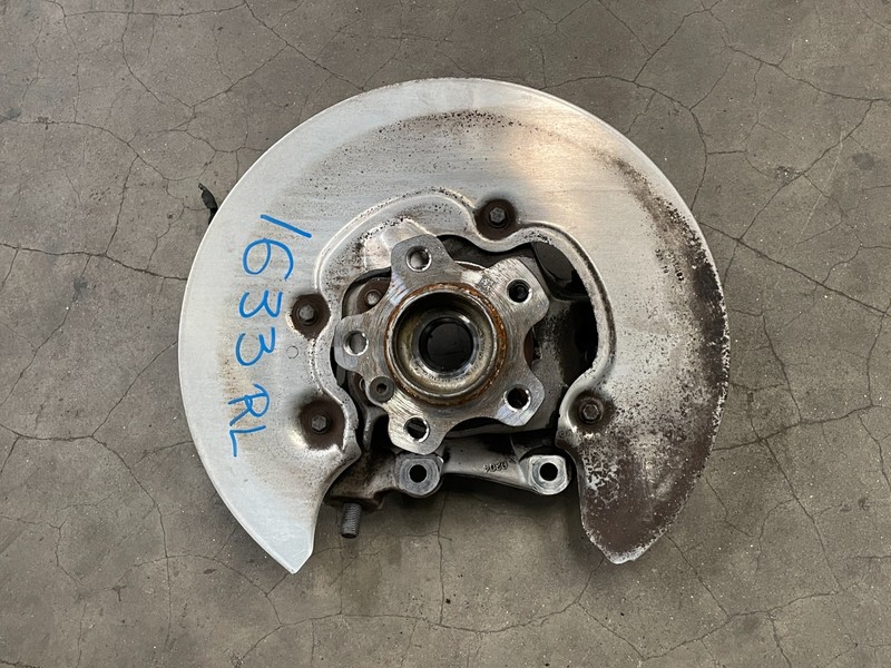 19 20 21 BMW 330i M340i G20 Rear Left Driver Spindle Knuckle Hub RWD 1633 OEM