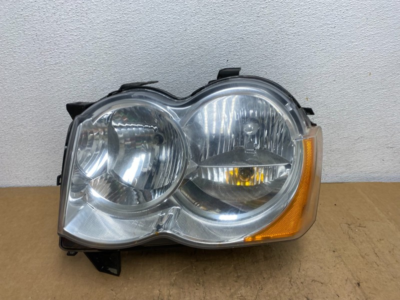 2008-2010 Jeep Grand Cherokee Left LH Driver Side Halogen Headlight AD0593 DW