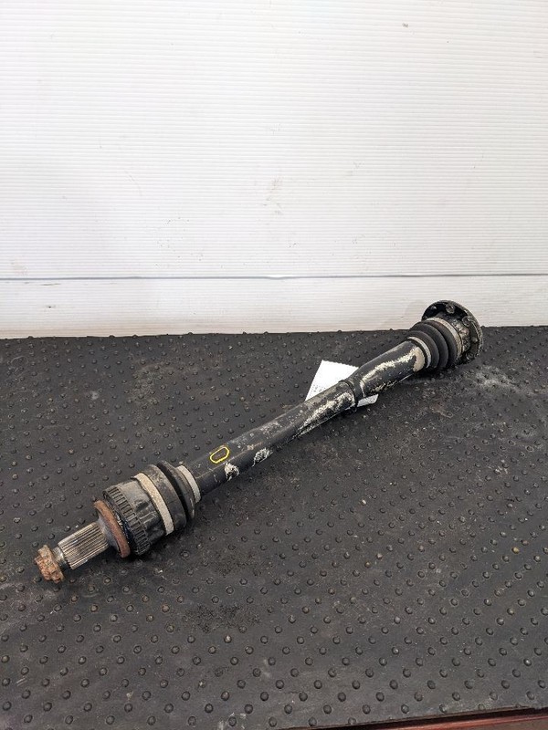 Passenger Axle Shaft Rear Axle Xi AWD Fits 01-05 BMW 325i 1188288