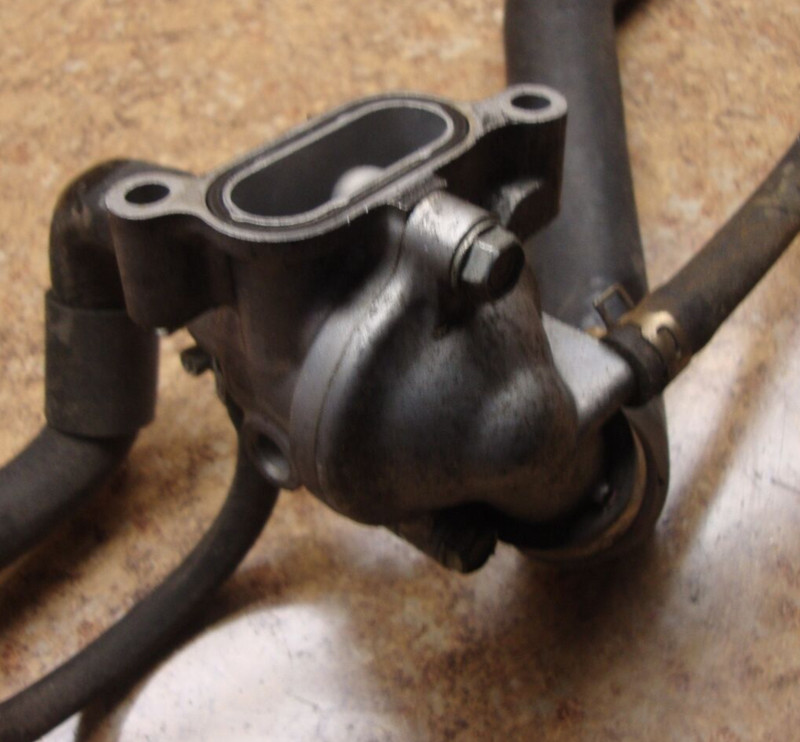 2004 Honda CBR600F4 CBR 600 F4 CBR600 Engine Thermostat Housing Cooling Motor M9