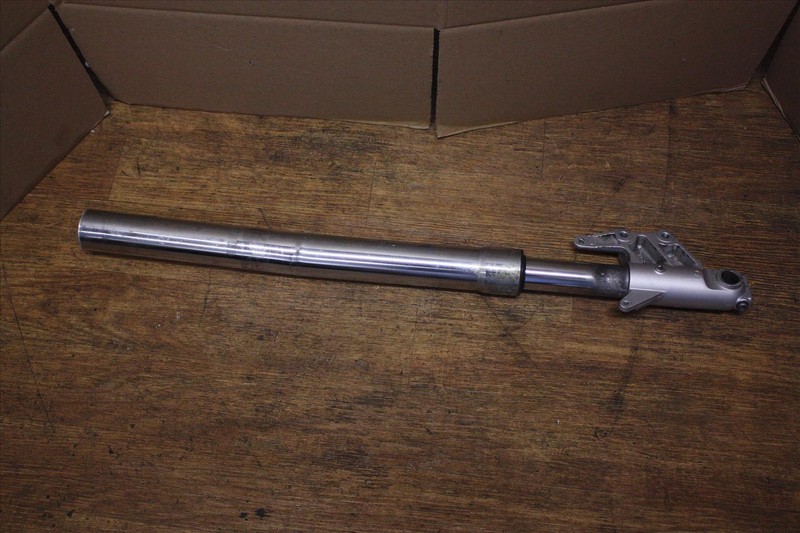 03 SUZUKI VZ 800 MARAUDER FRONT RIGHT FORK TUBE OEM VZ800