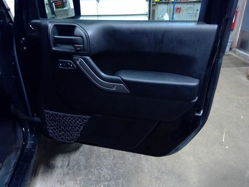 WRANGLER2015 Passenger Right Front Door Trim Panel 1770518