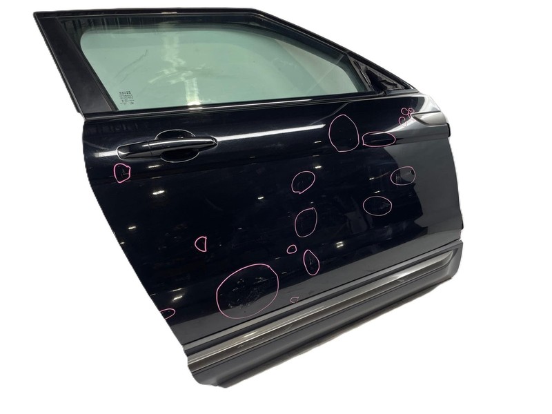 2012-2017 Range Rover Evoque RH Passenger Front Door Assembly Has Dent Scratch
