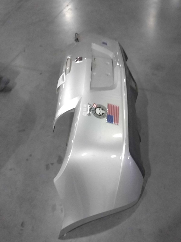 2007 Saturn Sky Silver Bumper Assembly OEM 15850951 59000 Miles Used