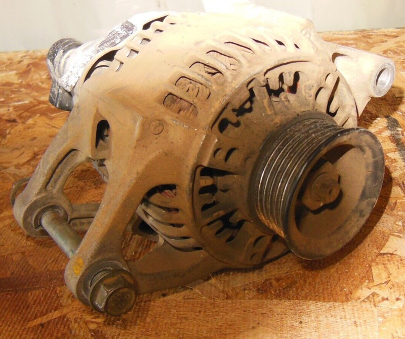 1997 Jeep Wrangler 2.5L 2.5 L Alternator Generator 1998 1999 2000